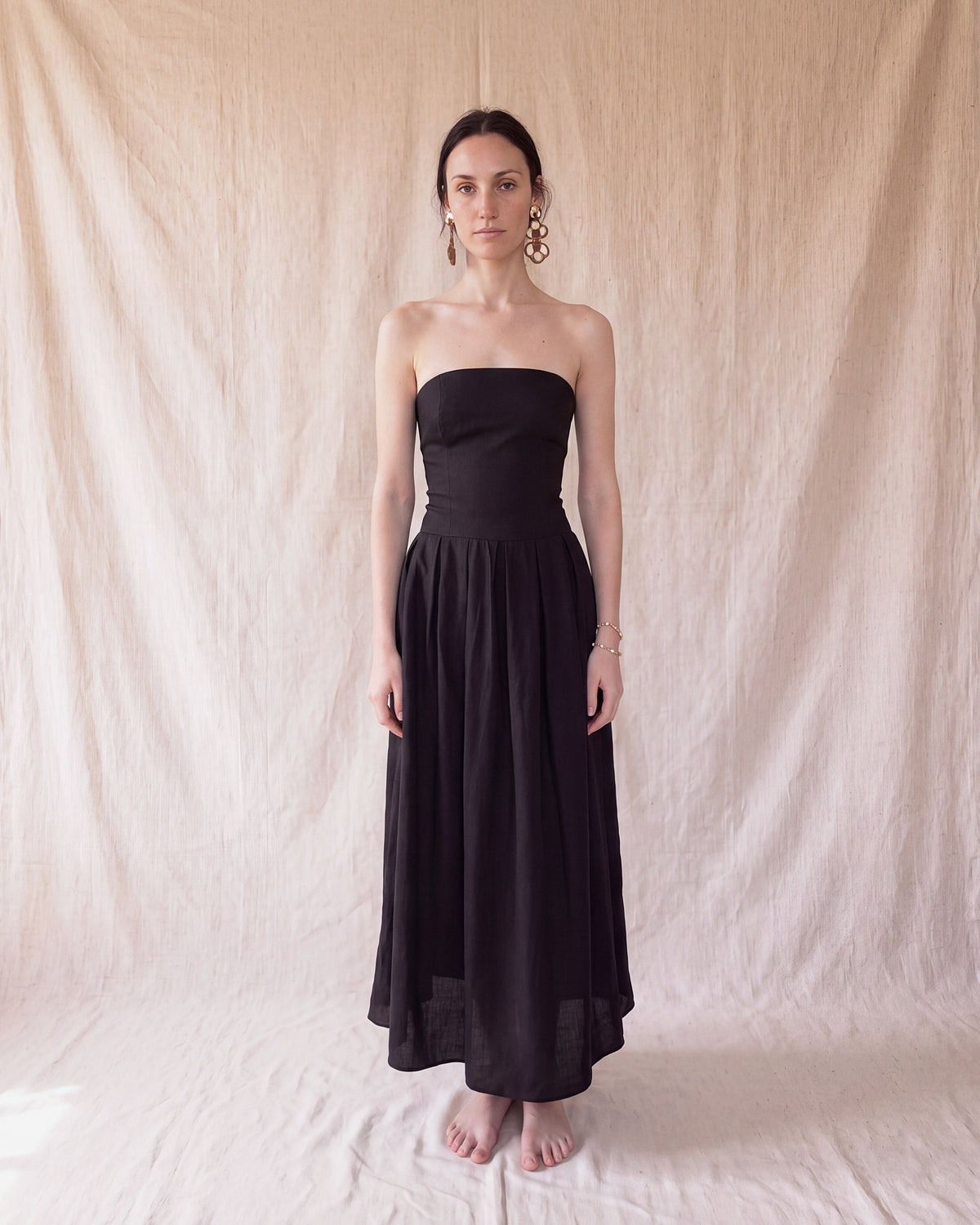 Juliette Dress in Black linen, front view
