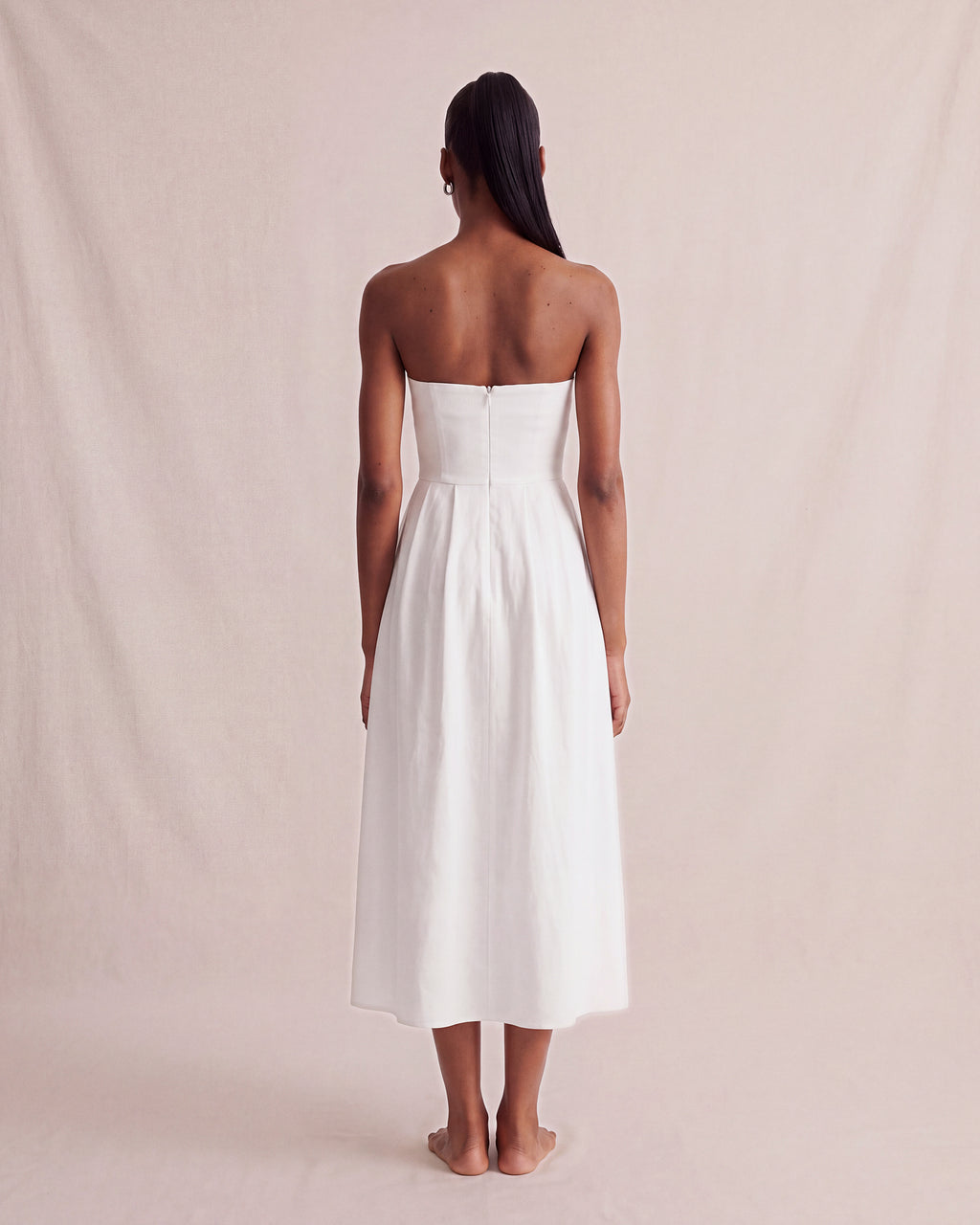 Juliette Dress in White linen, back view