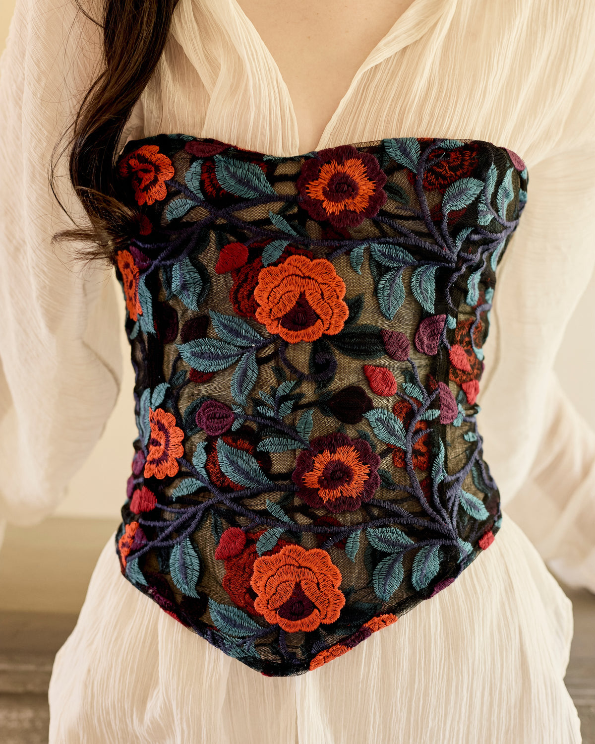 Embroidered roses on the Rosalia Corset in floral lace, close up