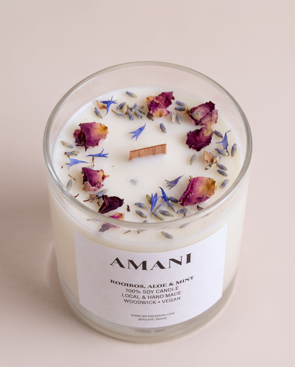 Rooibos, Aloe and Mint Candle, dried flowers on top