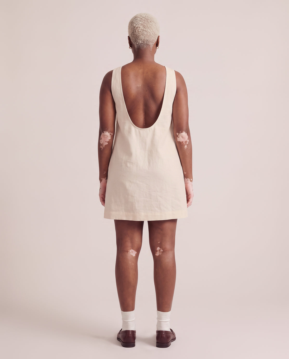 Ruva Dress Linen in Beige, back