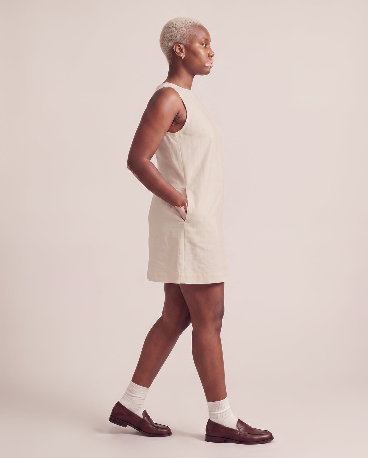 Ruva Dress Linen in Beige, side