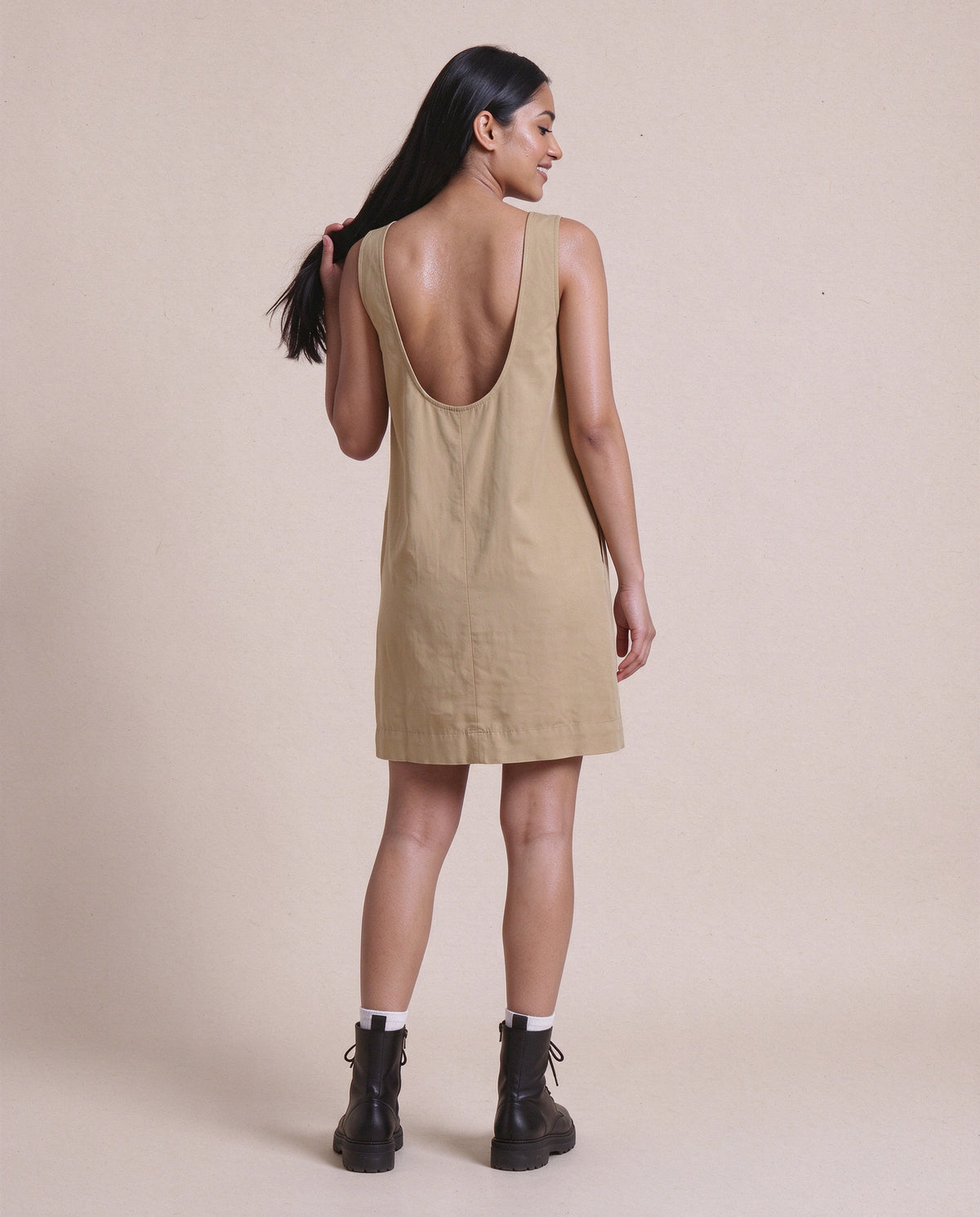 Ruva Dress Tencell in Beige, open back